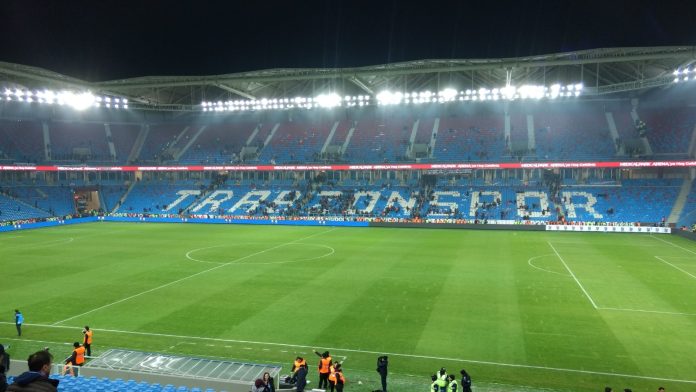 Fans fill the stands of the Şenol Güneş Stadium in Trabzon during a match