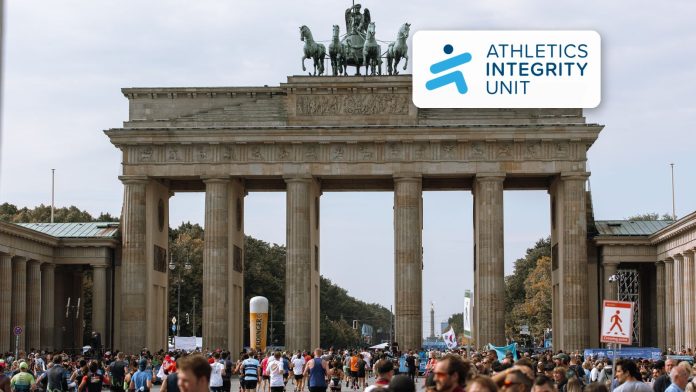 Crowds at the Brandenburg Gate during the Berlin Marathon
